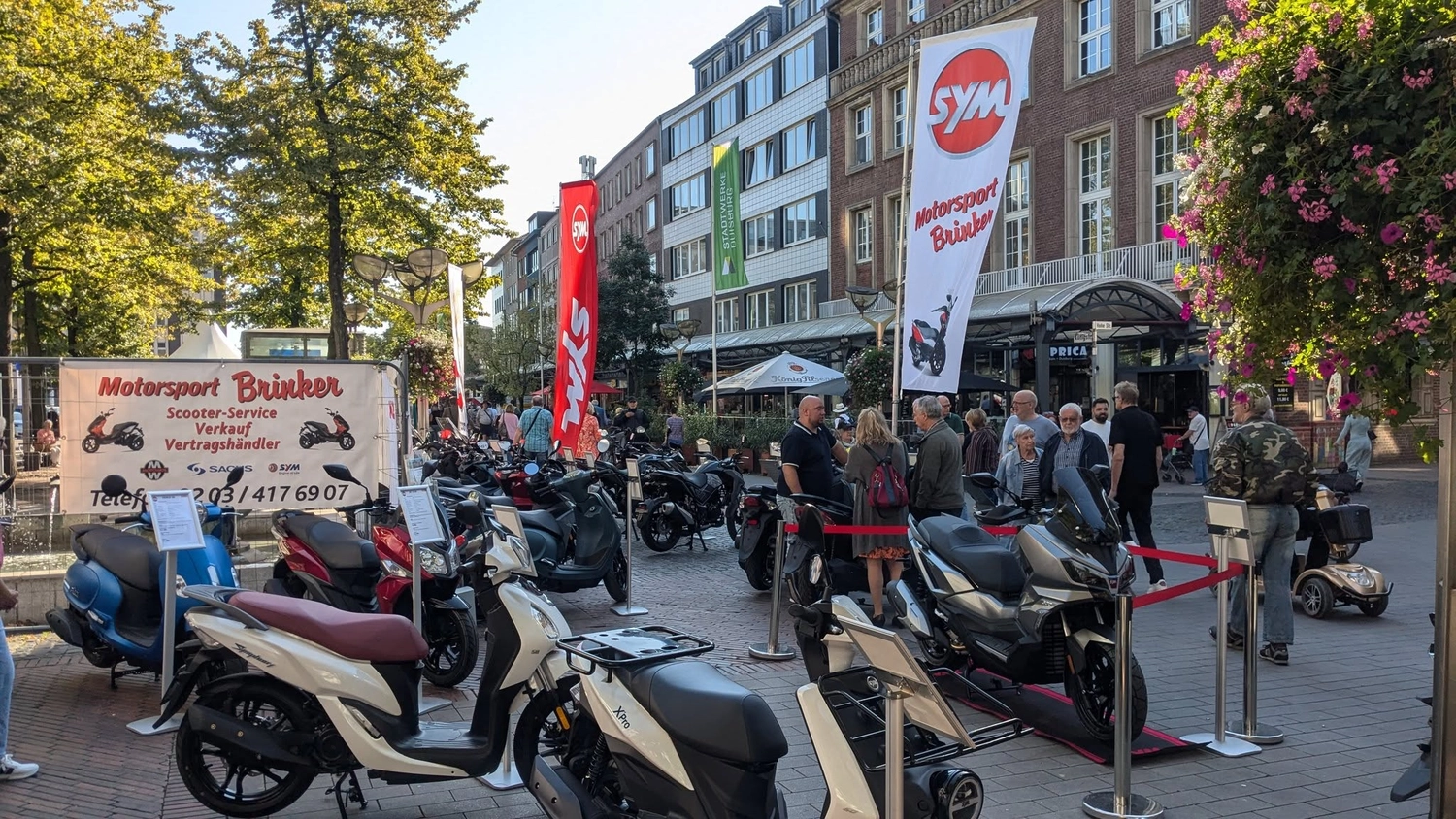 Motorsport Brinker - Motorräder & Scooter in Duisburg -  Außenansicht vom Laden