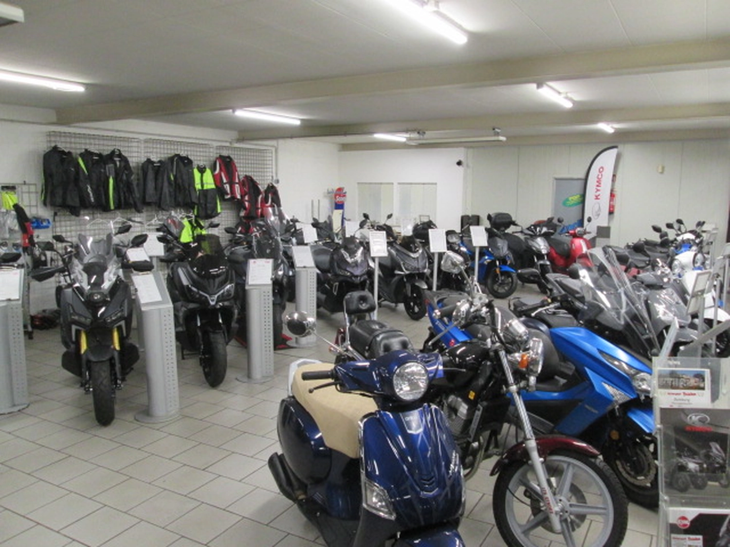 Motorsport Brinker - Motorräder & Scooter in Duisburg -  Aufnahme aus dem Geschäft